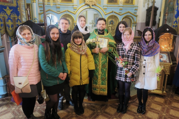 Участники братства поздравили духовника с Днём рождения